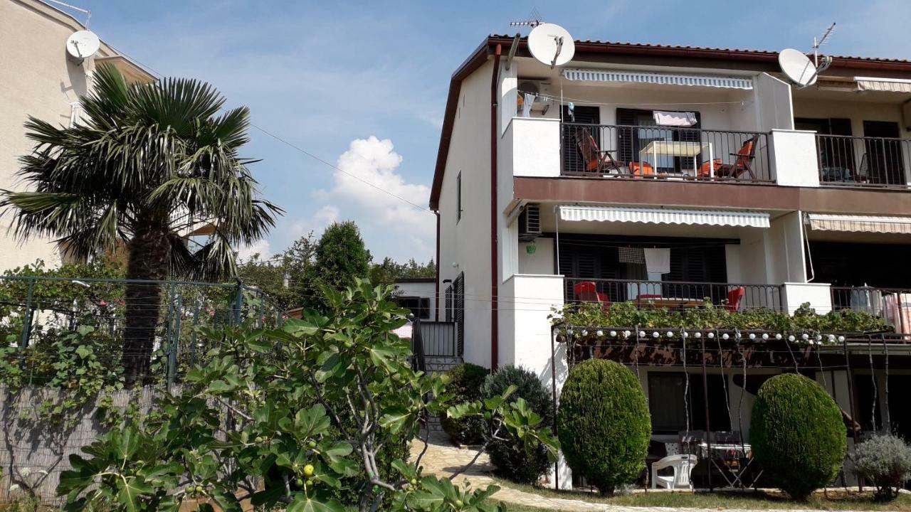 Apartments Svjeta Jadranovo Exterior foto